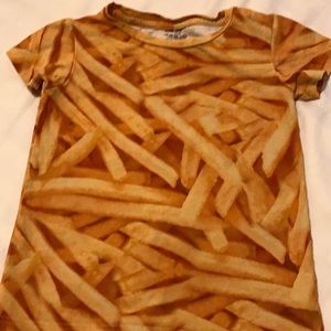 ROMEY loves LULU 6T French Fries t-shirt.